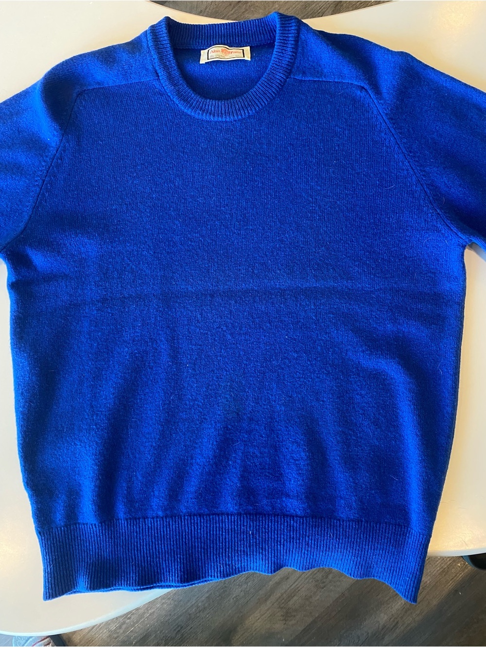 Vintage 100% lambs wool Alan Paine crewneck sweater